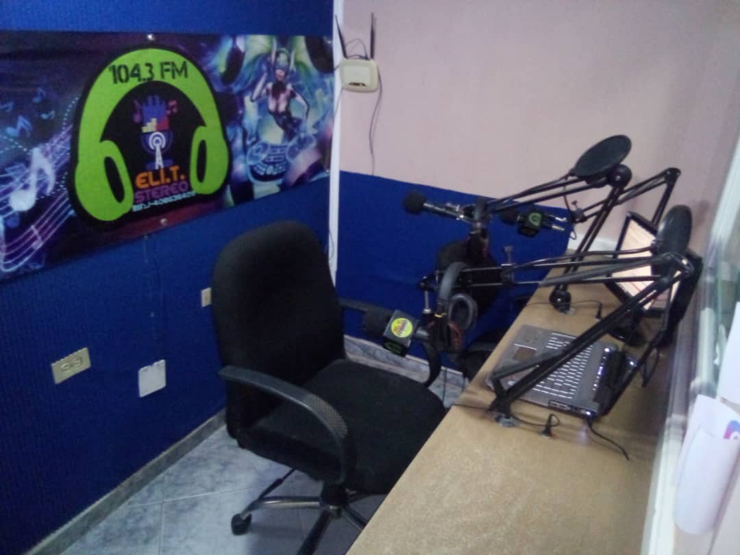 foto de la cabina de Elite Stereo